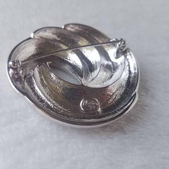 Napier Swirl Brooch Pin 1.5" Silver Tone Signed Estate Knot Vintage - Picture 2 of 3
